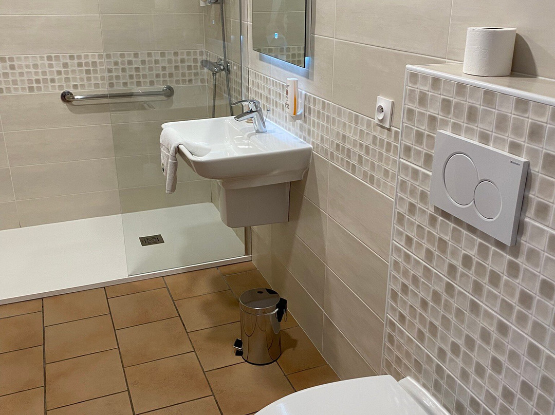 Hotel Du Commerce主图