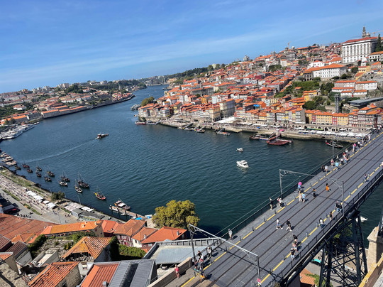 Shuttle Douro Tours-波尔图必去景点