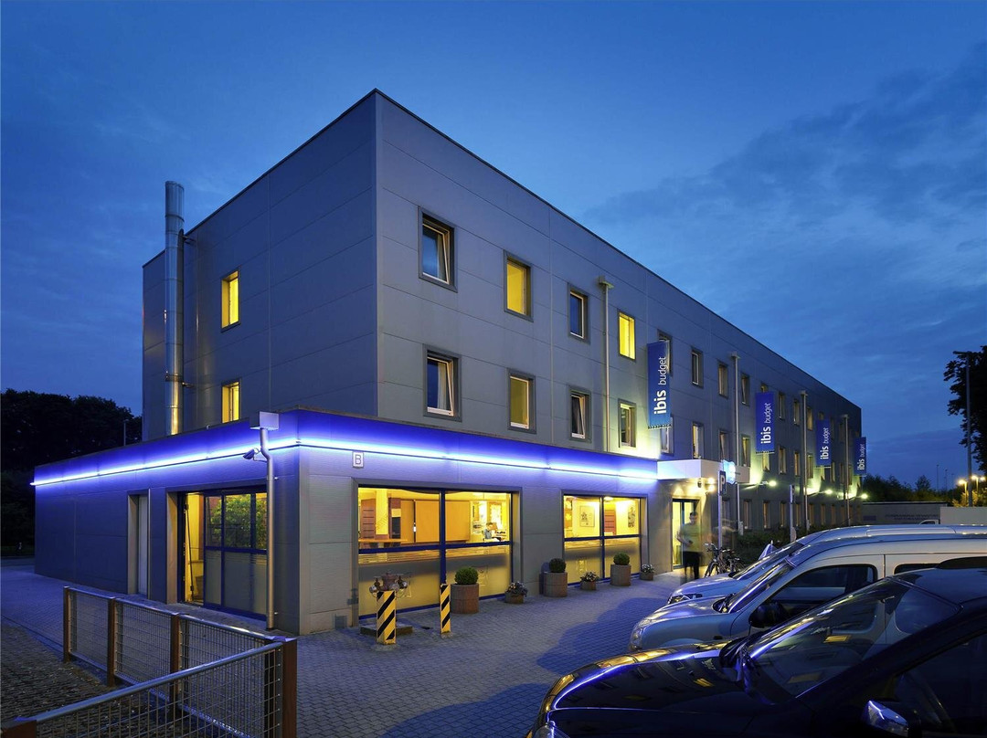 Hauset酒店住宿-亚琛雷伦边境宜必思快捷酒店