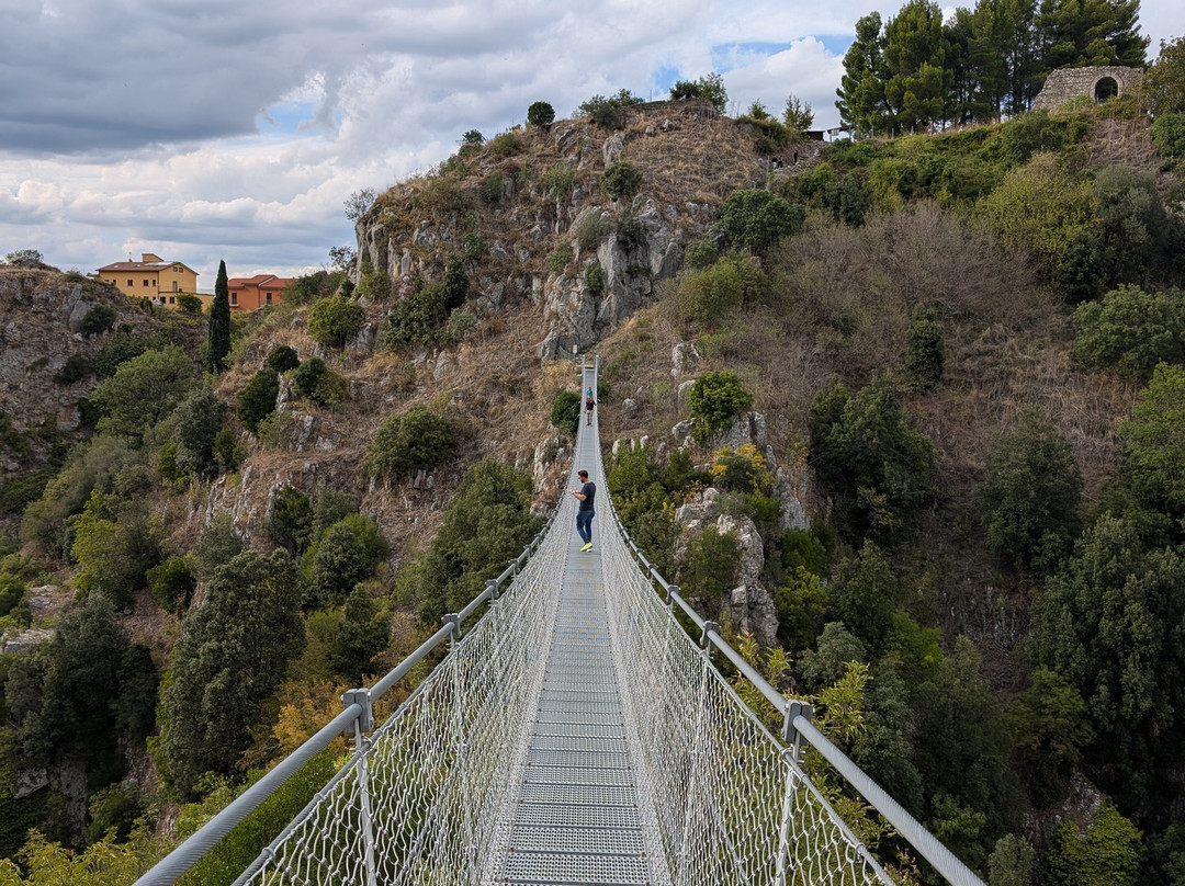 Ponte Tibetano Pro Loco Laviano-Laviano必去景点