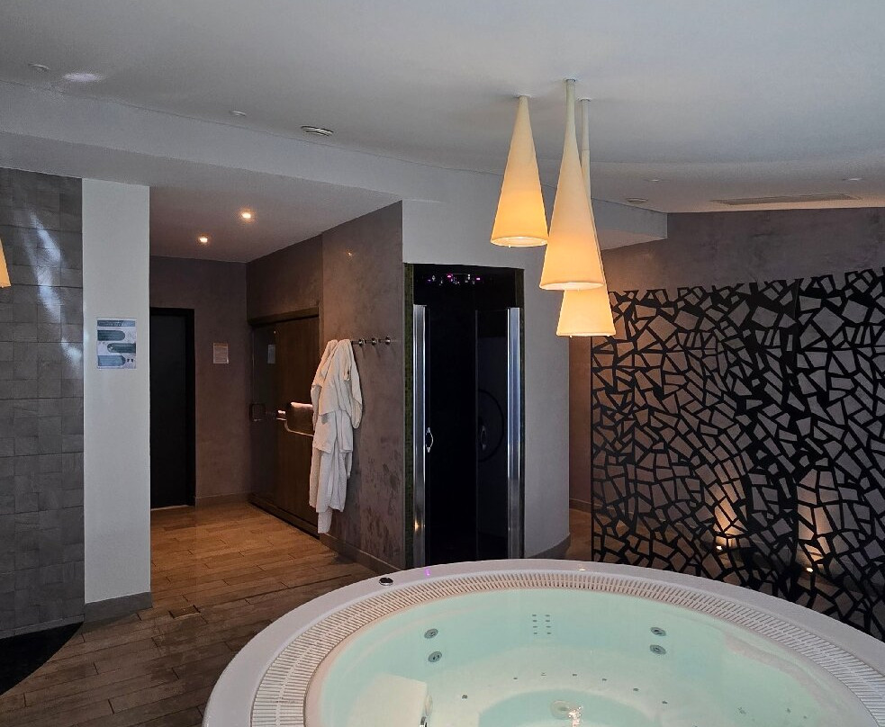 Spa by Omnisens-莱萨布勒多洛讷必去景点