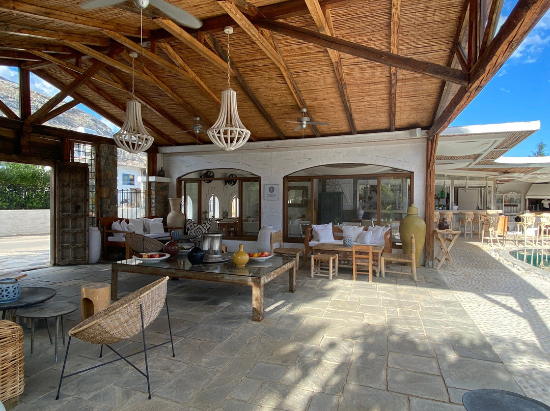 Caesars Gardens Hotel & Spa主图