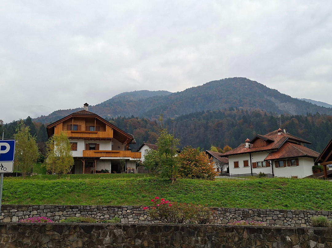 A DUE PASSI affittacamere - Ovaro主图