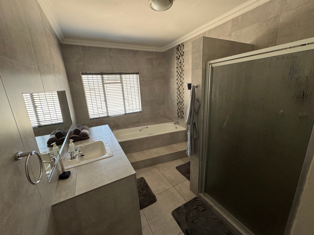 Housemartin Guest House主图