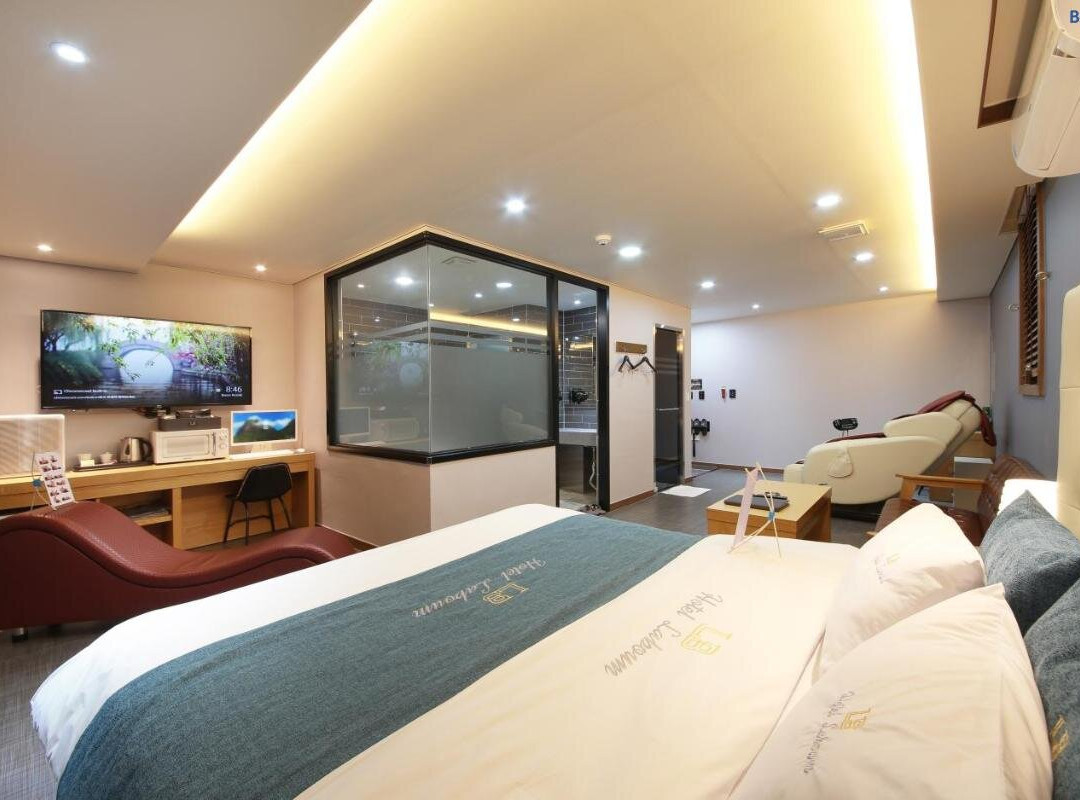 Gimpo Drive-in B-faced Hotel Louis