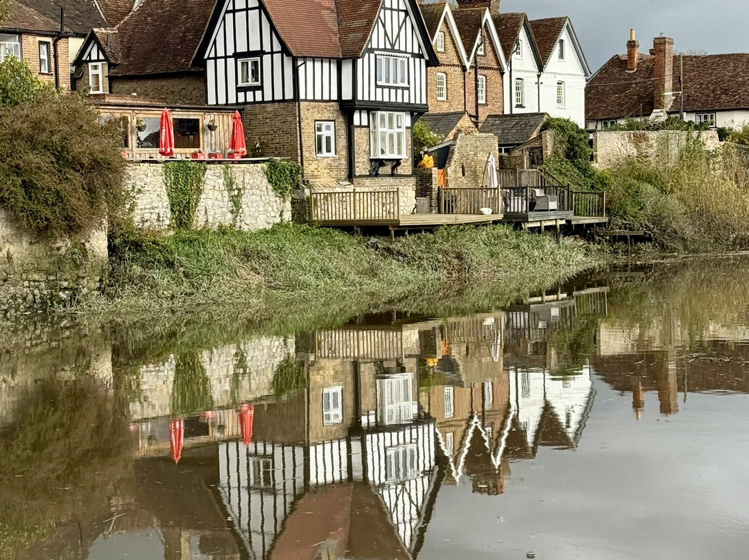 X-Pilot - Marine A Services-Queenborough必去景点