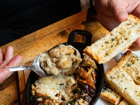 Merce Tapas And Drinks