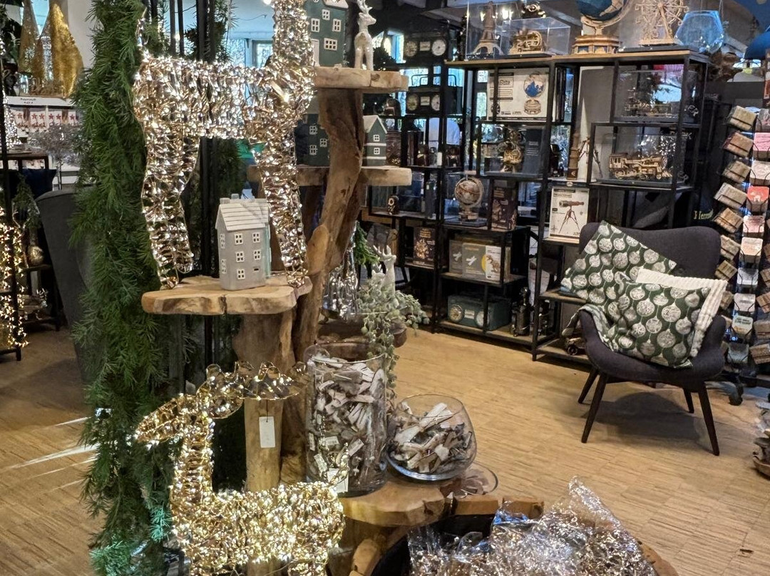 Weinfurtner Glasdorf-Arnbruck必去景点