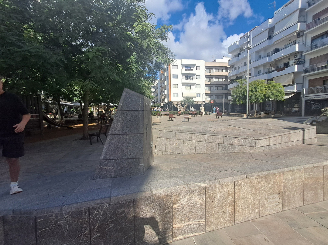 Mercadillo Paseo S'alamera-圣欧拉利娅尔德里奥必去景点