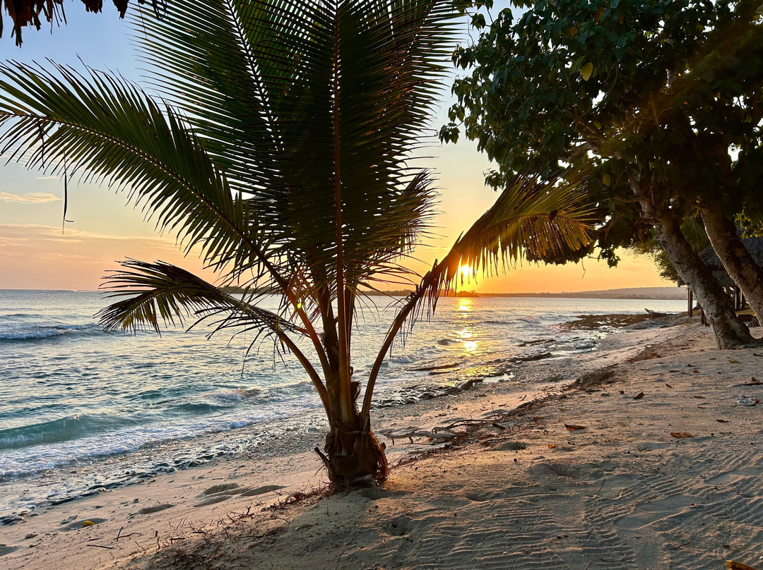 依拉塔普海滩度假酒店主图