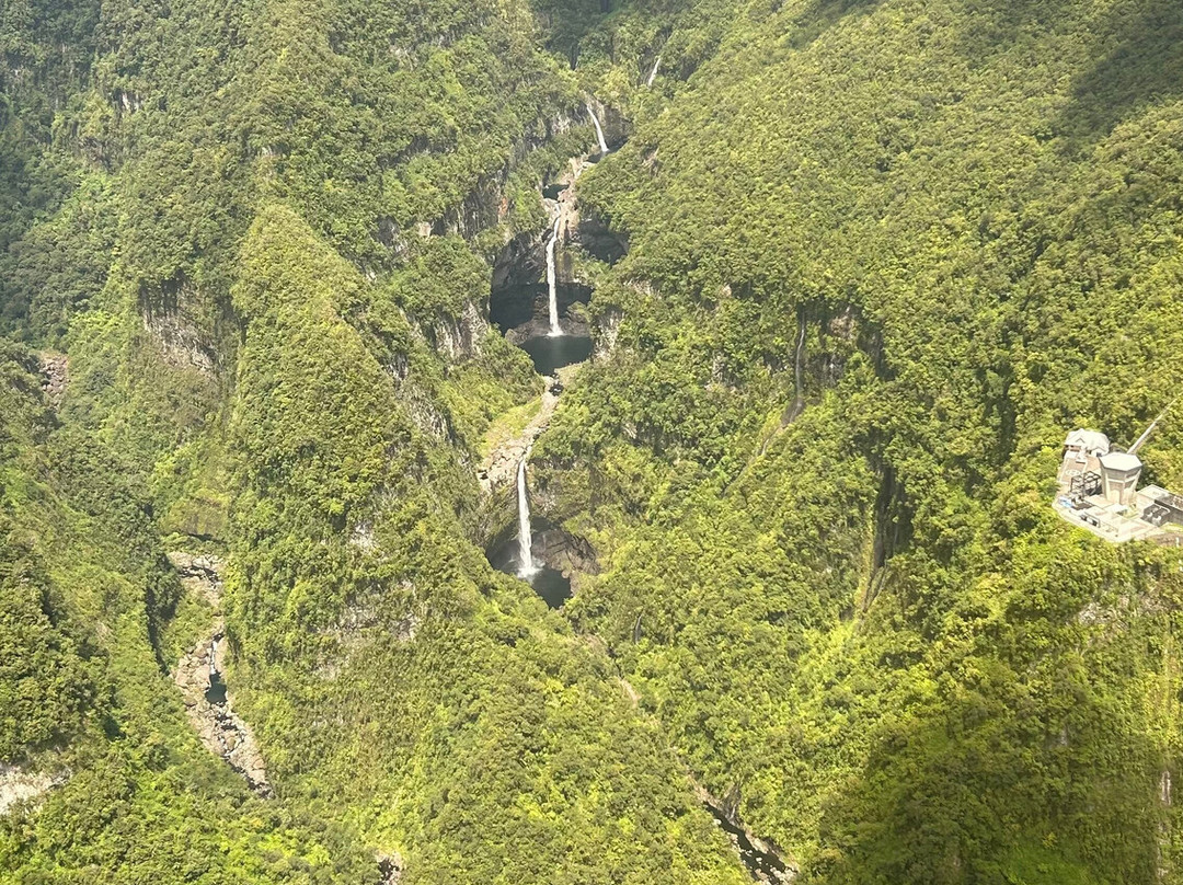 Corail Helicopteres-Triolet必去景点