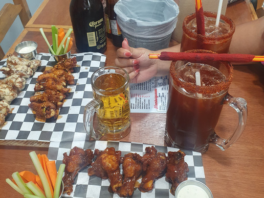 Pa'l Antojo Alitas y Costillas主图