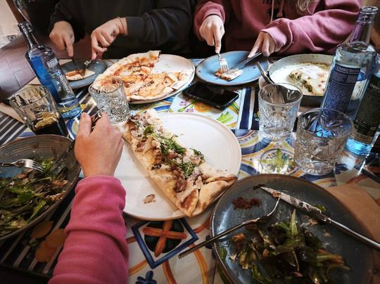 La Mafia se sienta a la mesa