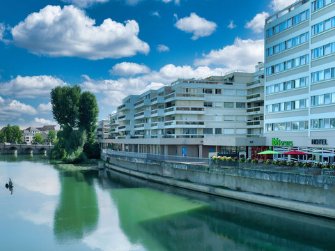 宜必思尚品莫城酒店