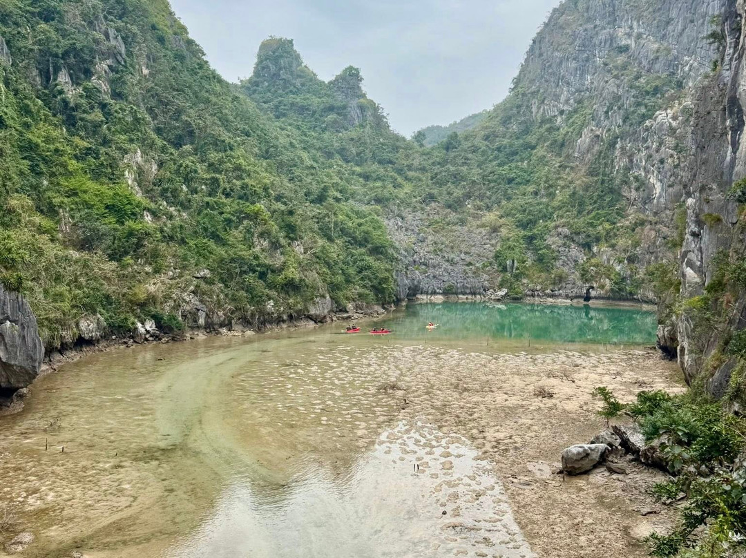 Hang Vem Lake-Cat Ba Town必去景点