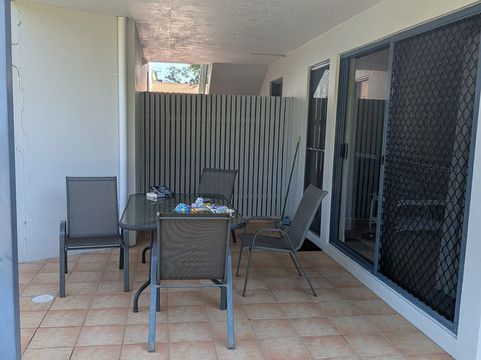 Dolphin Waters主图