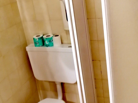 阿里皮拉米德酒店主图