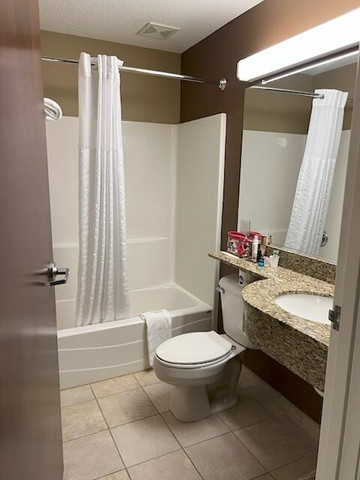 圣克莱尔维尔麦客达套房酒店主图