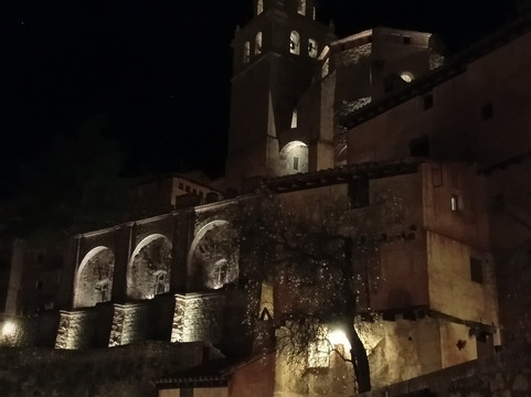 阿巴拉钦酒店主图