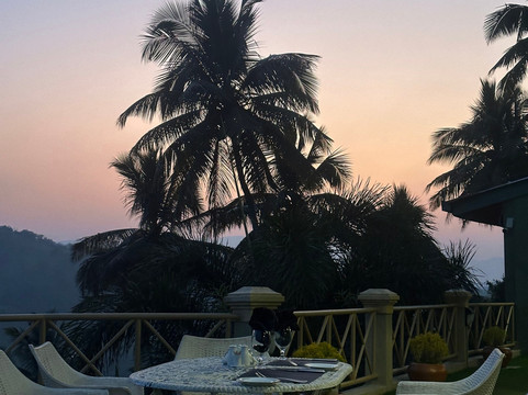 信天翁酒店，康提主图