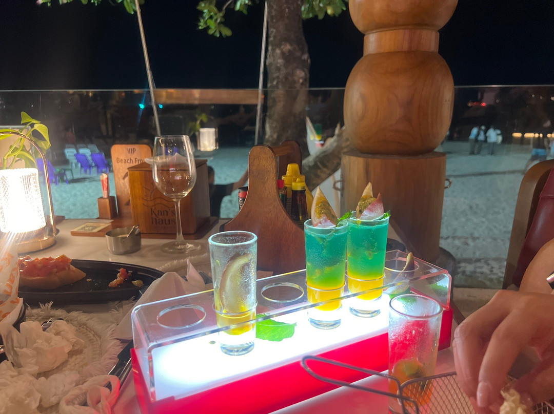 Kan's Haus Cafe & Bistro