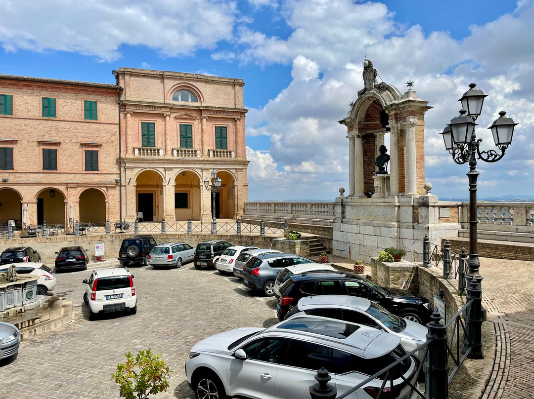 Piazza Repubblica-Treia必去景点