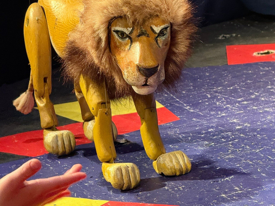 Upfront Puppet Theatre-彭里斯必去景点