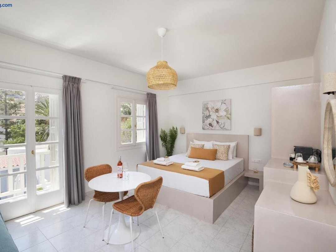 Palos Luxury Suites