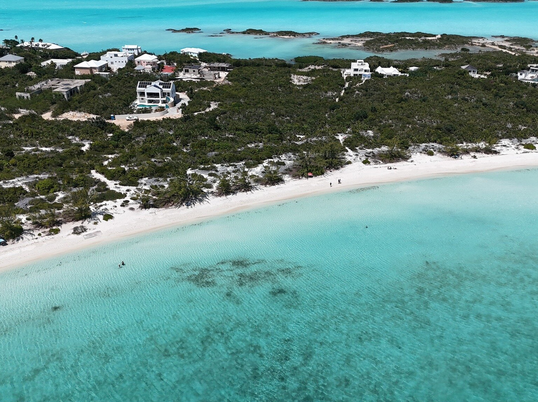 Taylor Bay Beach-普罗维登西亚莱斯必去景点