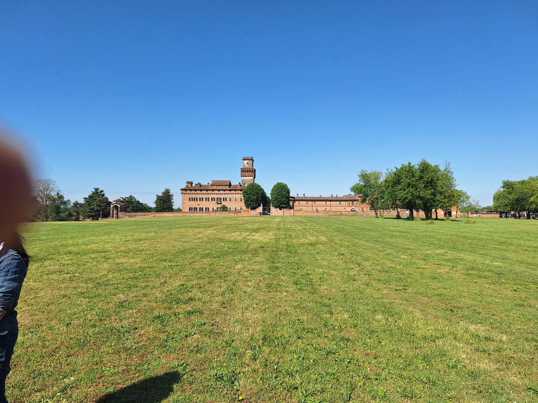 Castello Di Chignolo Po-Chignolo Po必去景点