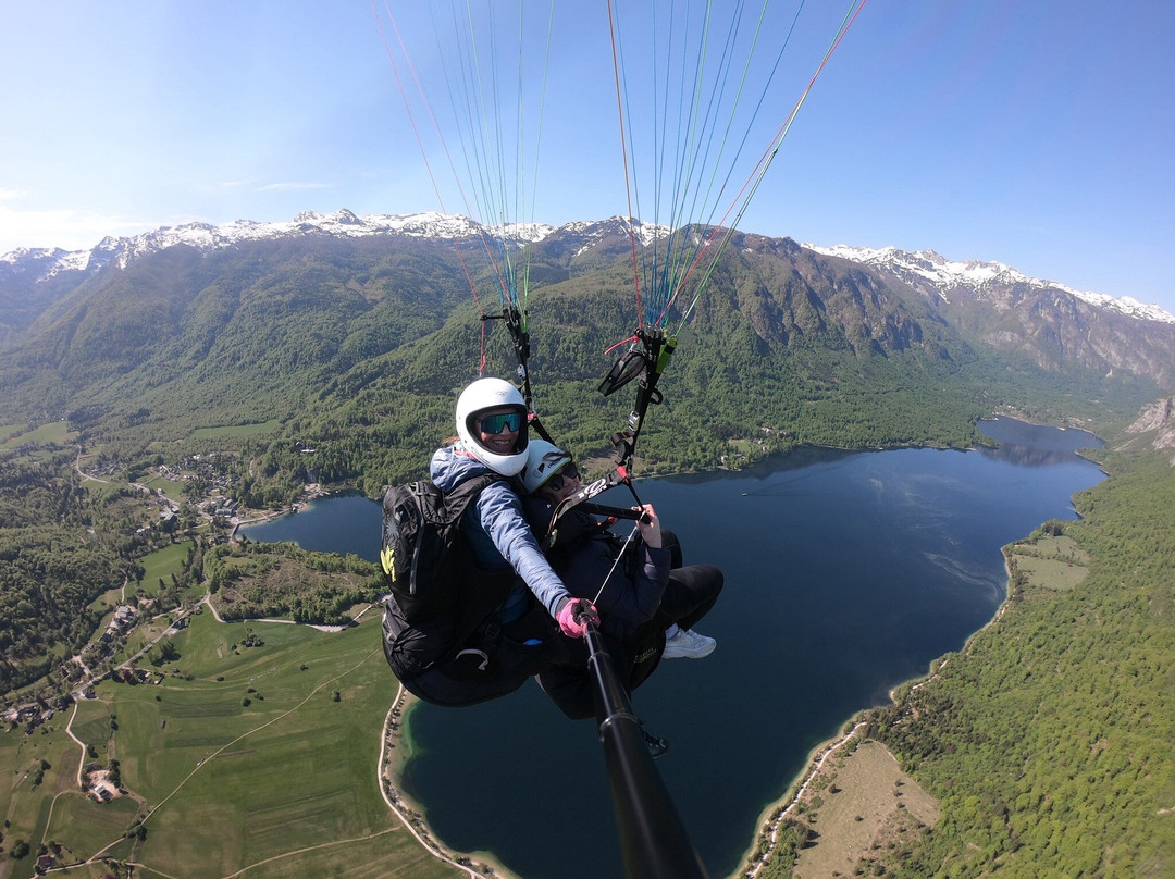 Loop Team Tandem Paragliding Bohinj-博希尼湖必去景点