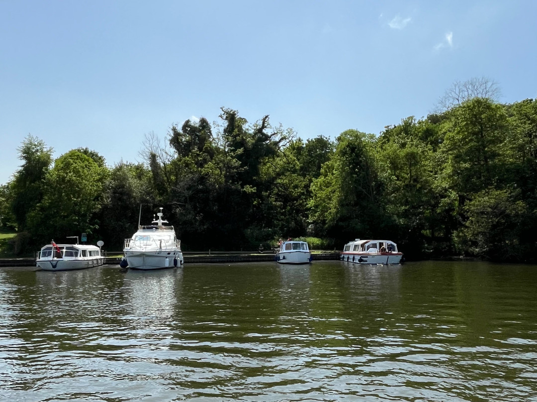 Broads Tours River Trips-罗克瑟姆必去景点