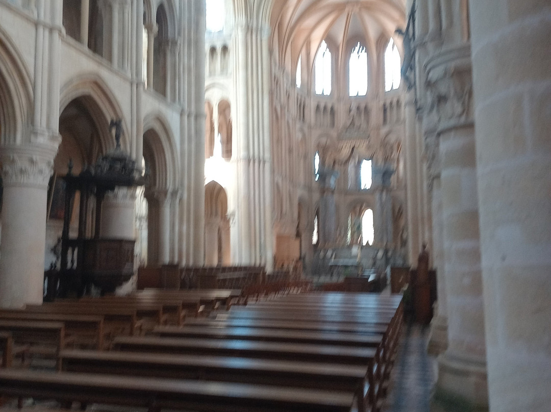 Abbatiale Notre Dame de Mouzon-Mouzon必去景点