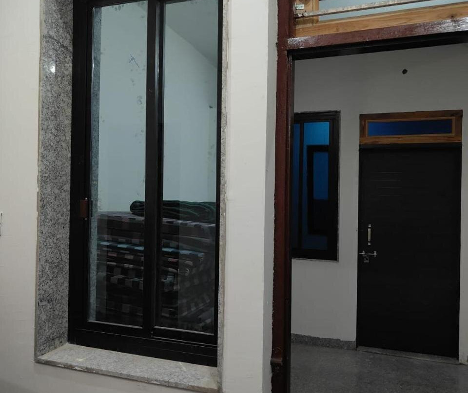 Balaji Guest house, lucky complex