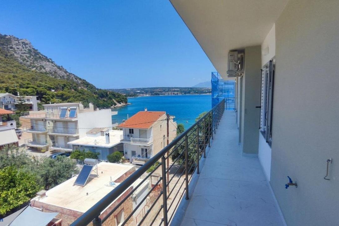 Loutra Suites