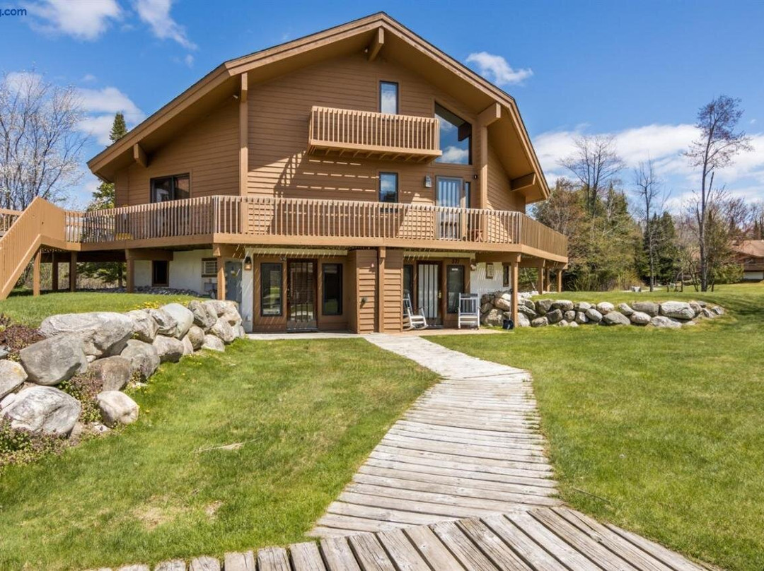 Greens & Glides Getaway at Schuss Mountain