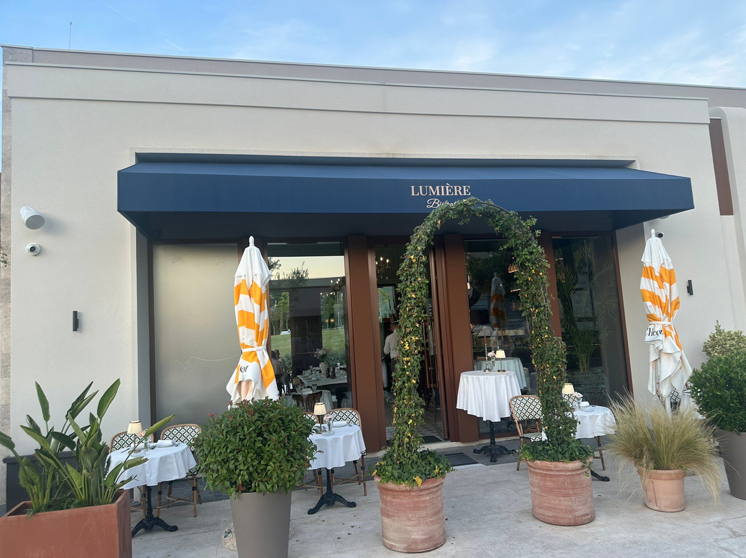 Lumiere Bistrot