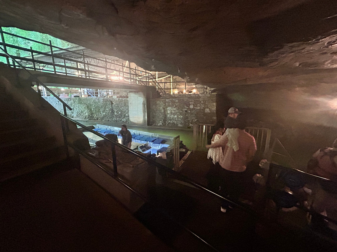 Lost River Cave-鲍灵格林必去景点