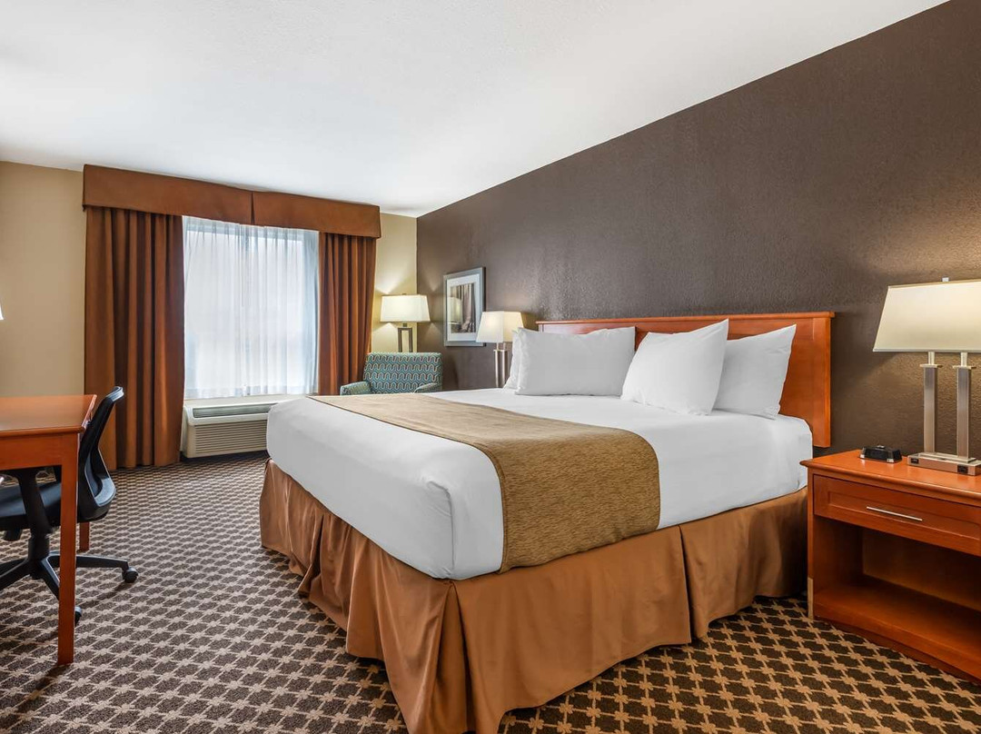 Cluny酒店住宿-Best Western Strathmore Inn