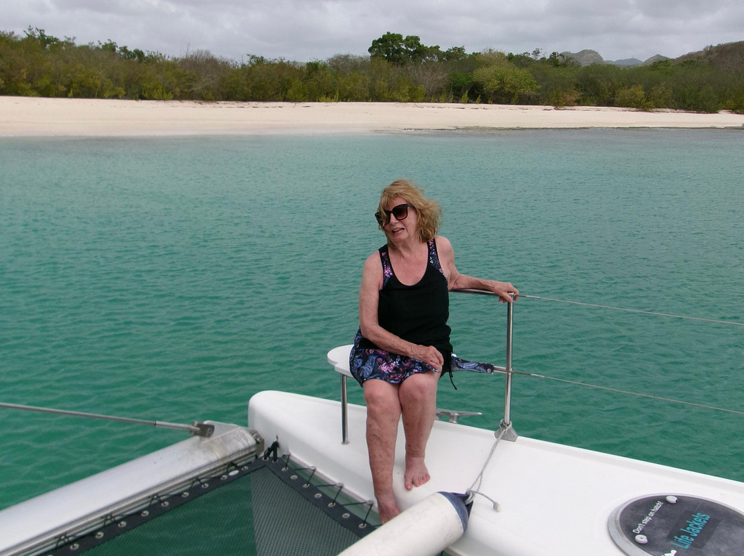 Catamaran Sailing Antigua-Jolly Harbour必去景点