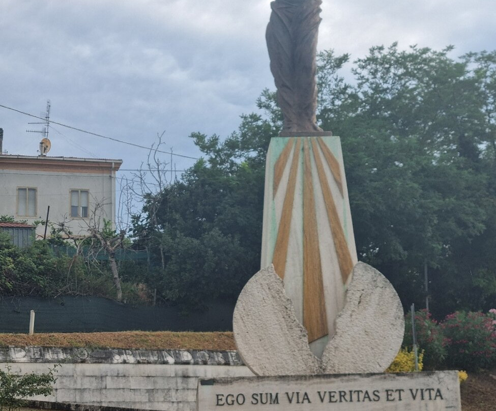 Santuario della Madonna dello Splendore-朱利亚诺瓦必去景点