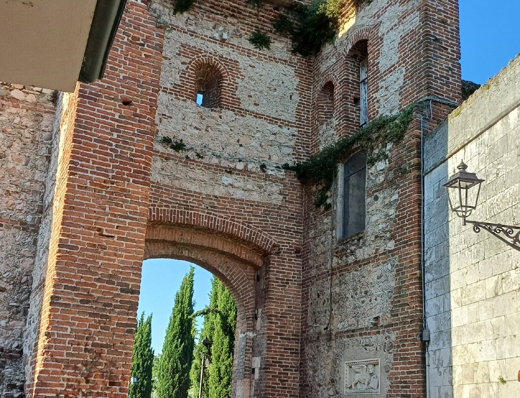 Porta Di San Marco Detta Del Lion-拉齐塞必去景点