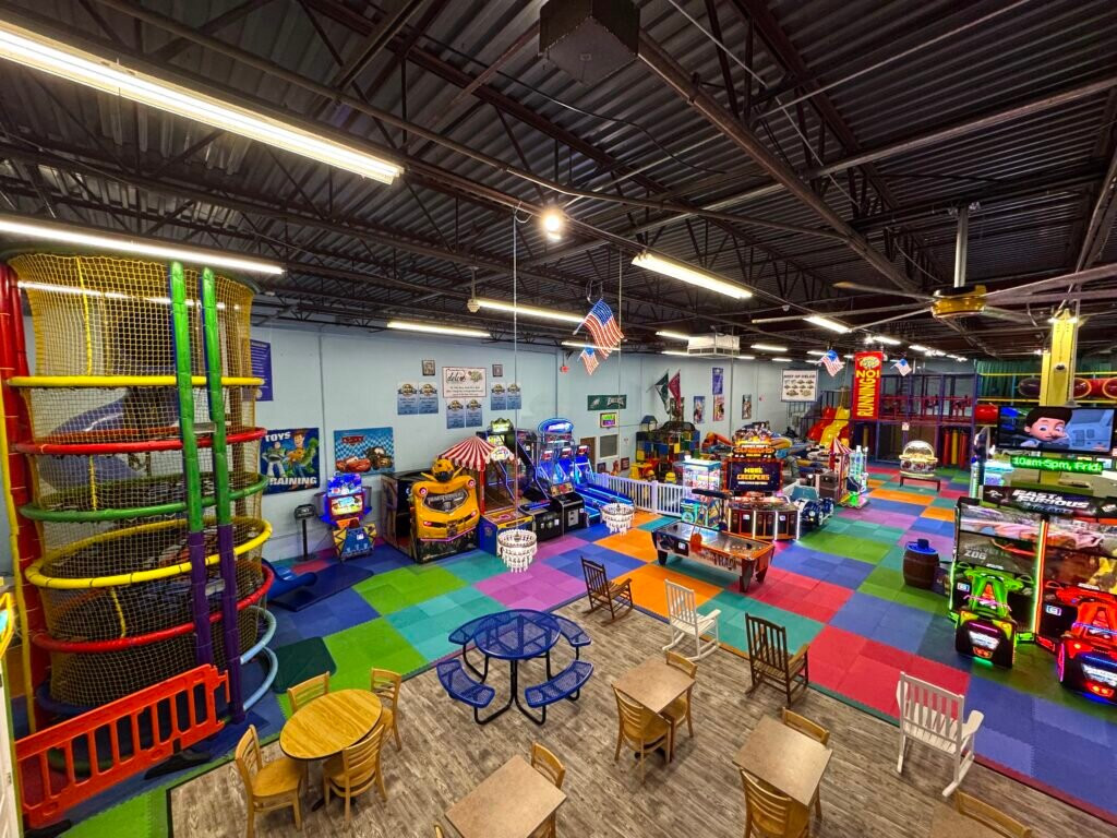 Bette's Family Fun Center-Aston必去景点