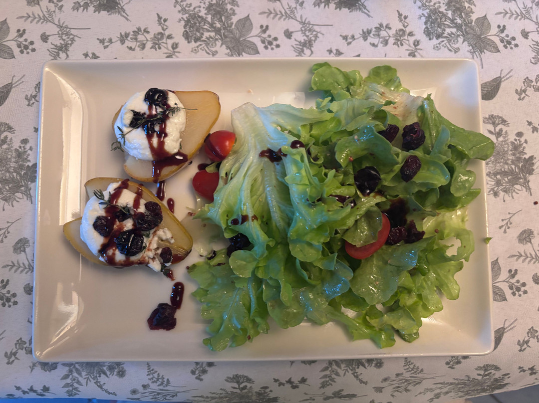 Douce Demeure Hotel Restaurant主图