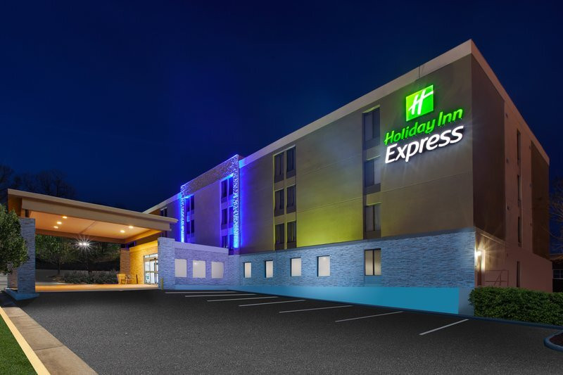 Holiday Inn Express 费尔法克斯 - 阿灵顿大道主图