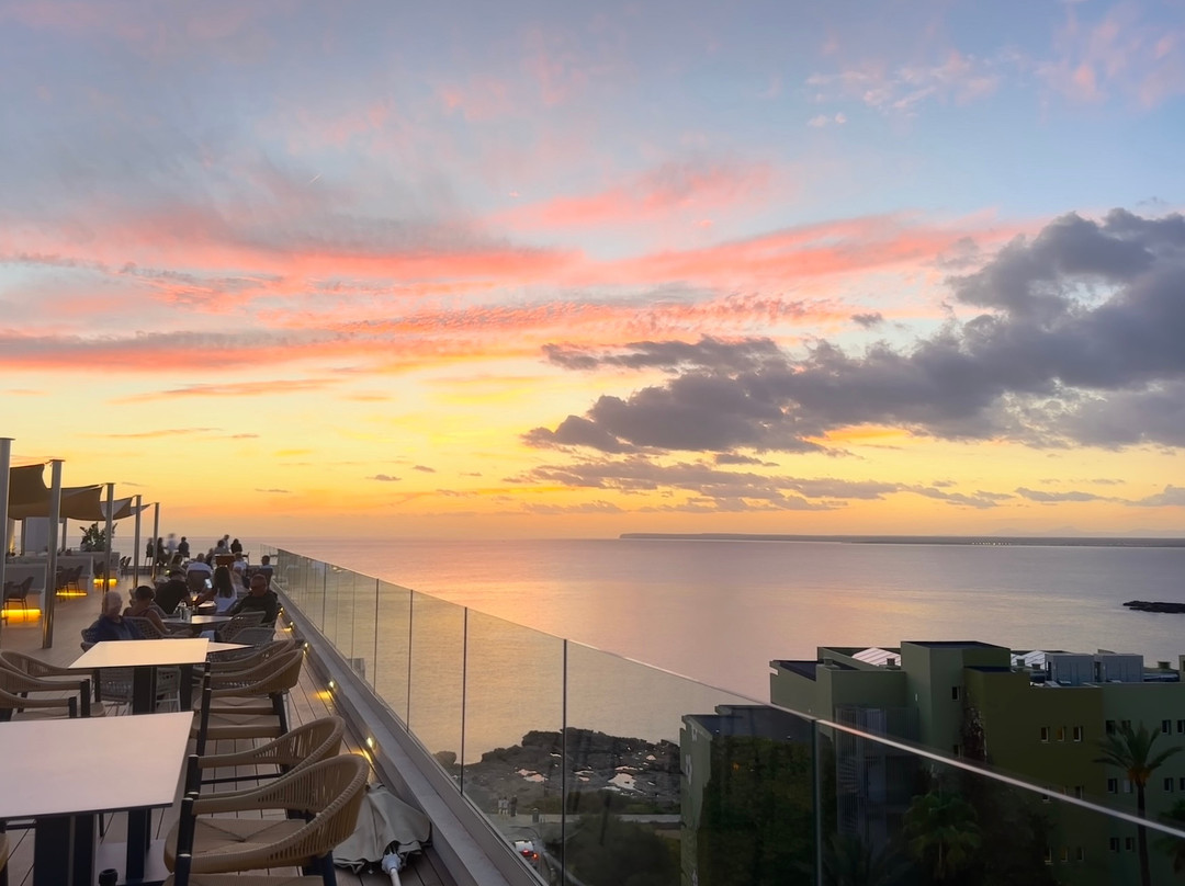 浪漫环球酒店主图