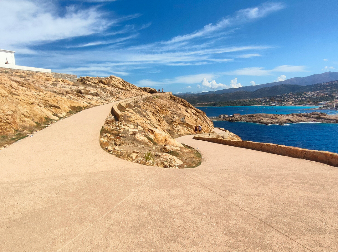 Phare de la Pietra-Ile Rousse必去景点