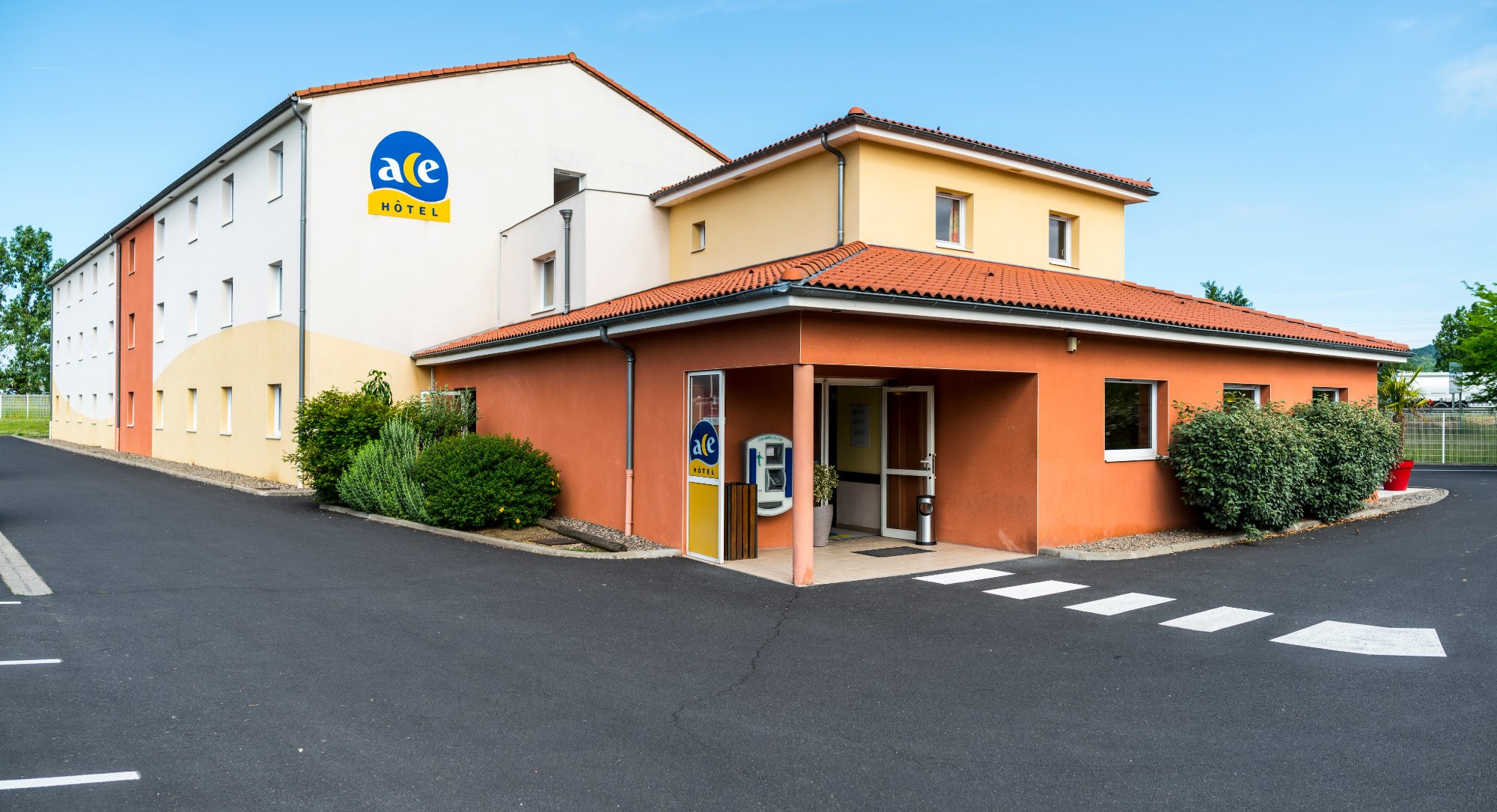 ACE Hôtel Issoire-官方