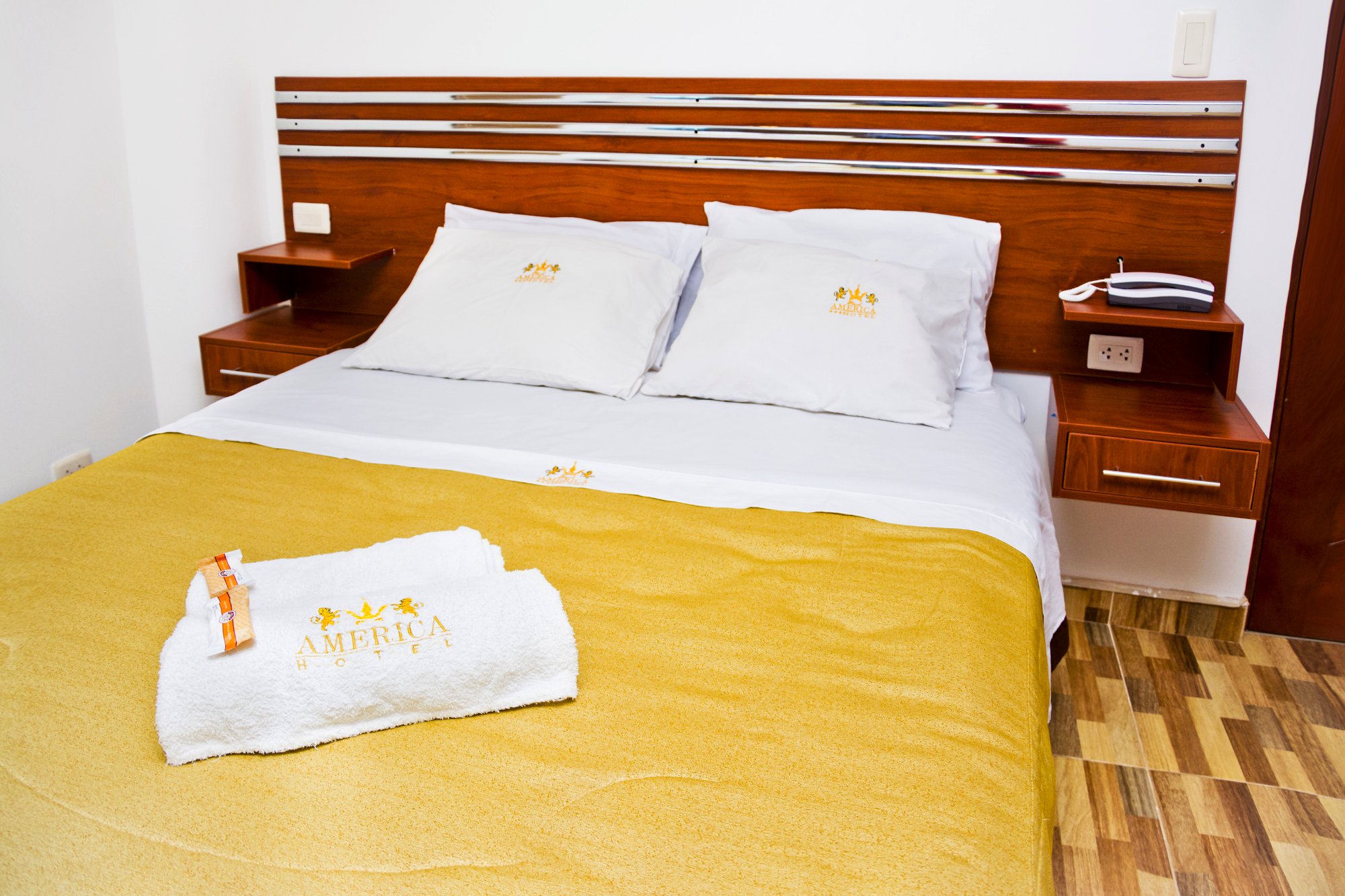 Real America Hotel-官方