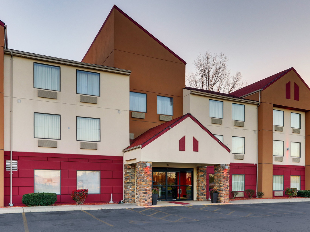 斯普林菲尔德酒店住宿-俄亥俄州斯普林菲尔德红房子酒店